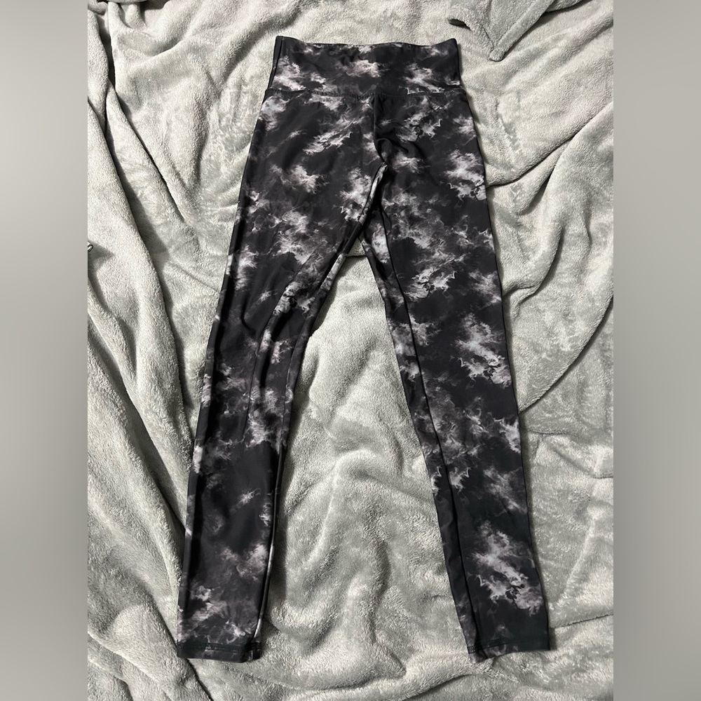 Acid washed cropped active leggings